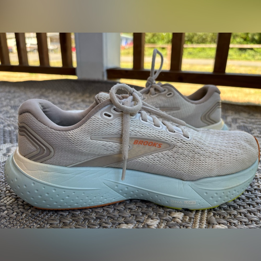 Brooks Glycerin 21 Womens 8.5 beige/grey Running Walking 1204081B195 Sneaker - Picture 4 of 16